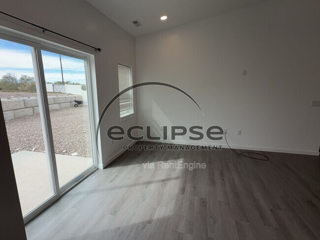 Building Photo - 147 Buena Vista Dr