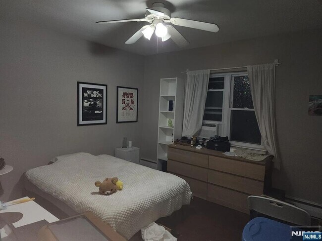 Building Photo - 68 E Main St