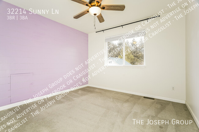 Building Photo - 32214 Sunny Ln