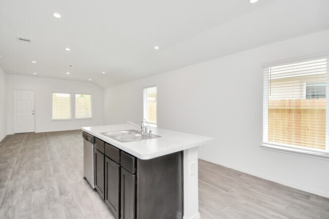Building Photo - 23133 Teakwood Hills Dr