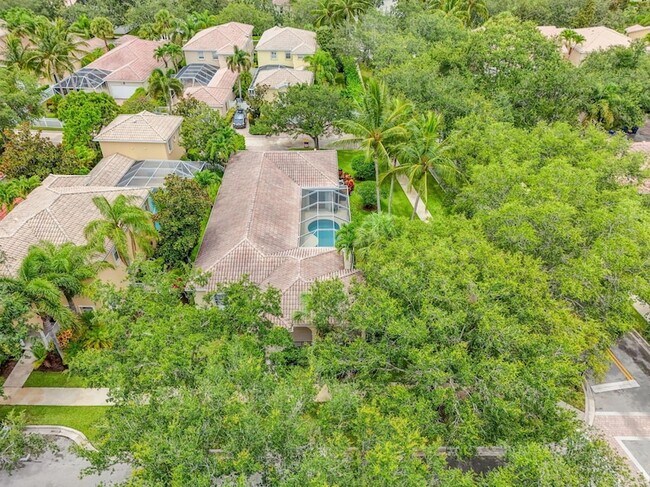 Building Photo - 121 Savona Dr