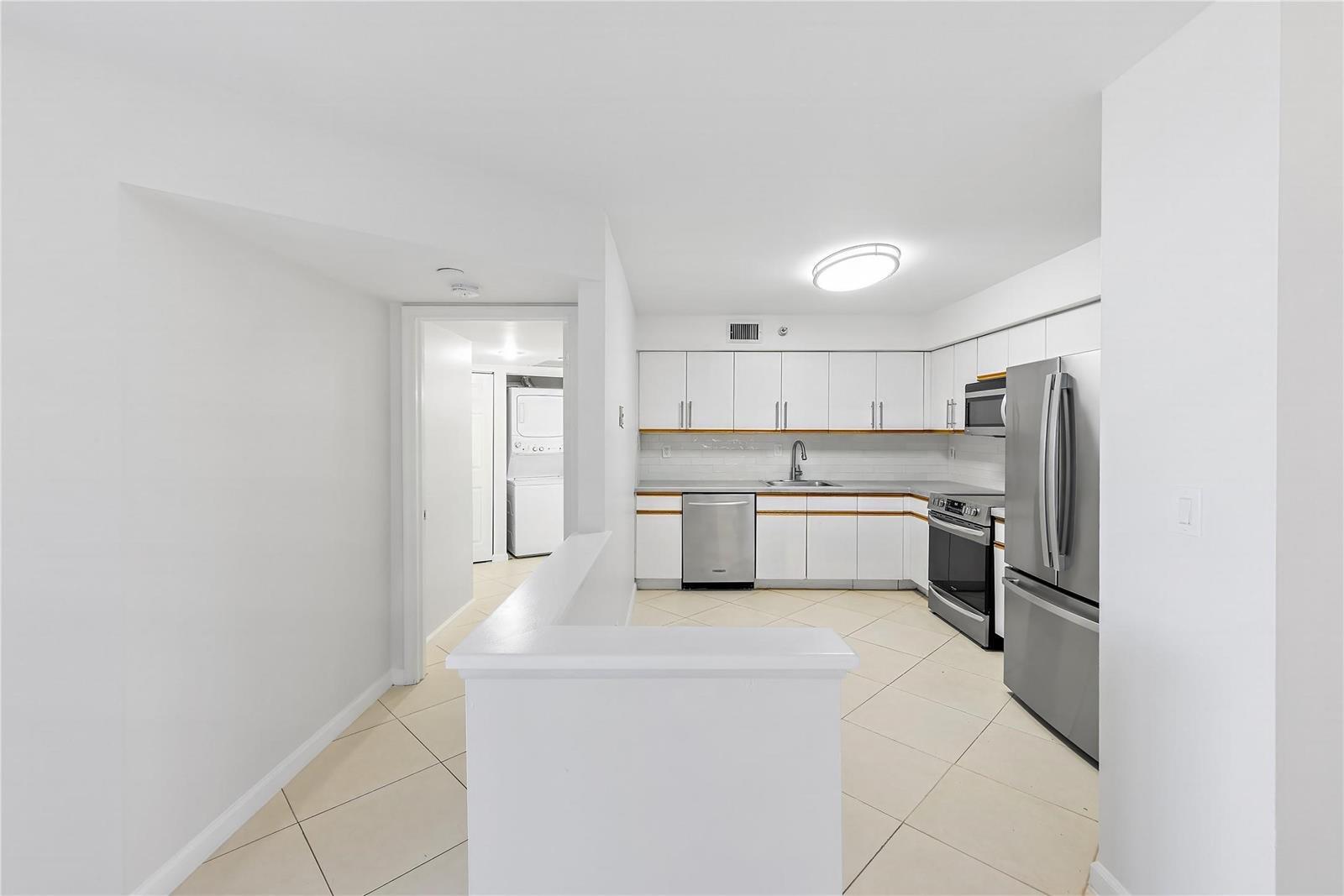 Building Photo - 3530 Mystic Pointe Dr