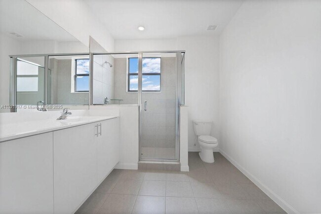 Building Photo - 286 SW 159th Dr