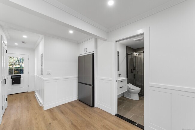 Building Photo - 245 Unquowa Rd