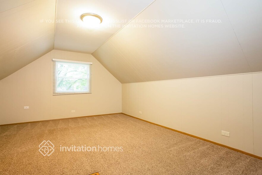 Building Photo - 8127 N Octavia Ave