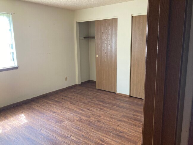 Building Photo - 722 Gordon Smith Blvd