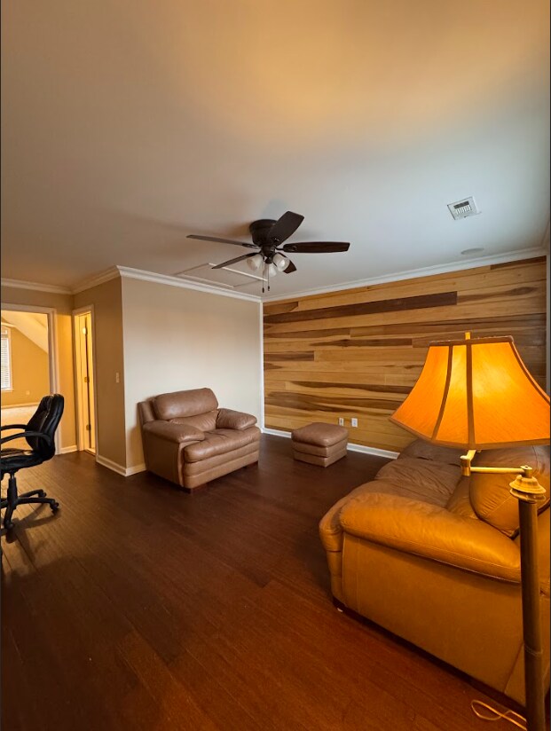 Building Photo - Spacious 3-Bedroom Condo with Modern Amenities in Prime Greenville Location