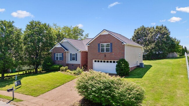 Building Photo - 2601 Danbury Cir