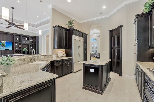 Building Photo - LUXURY POOL HOME***BONITA LAKES***AVAILABL...