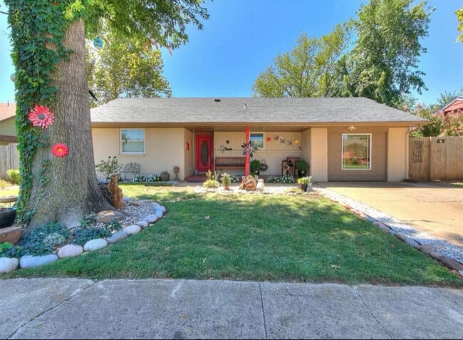 Building Photo - 1623 Chamblee Dr