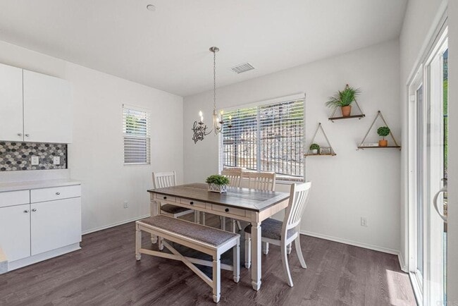 Building Photo - NEWER 3BD/2.5BA Home in desired Main Ranch Development in El Cajon!