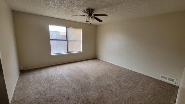 Building Photo - 1107 80th St