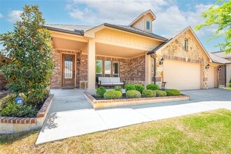 Building Photo - 713 Glendale Dr