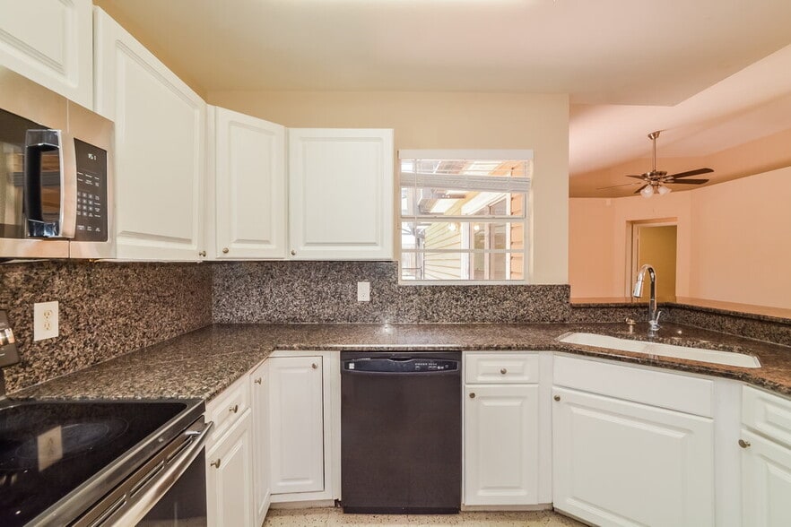 Building Photo - 5010 Lighterwood Ct