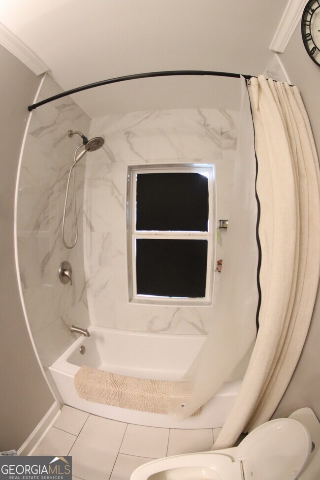 Building Photo - 518 North Ave