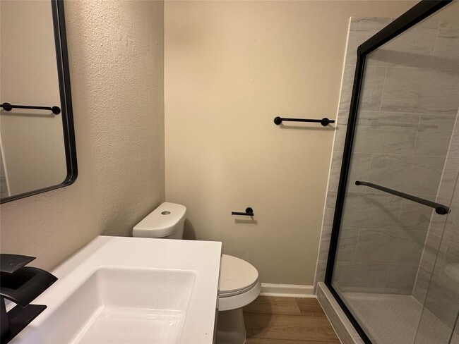 Building Photo - 16611 David Glen Dr