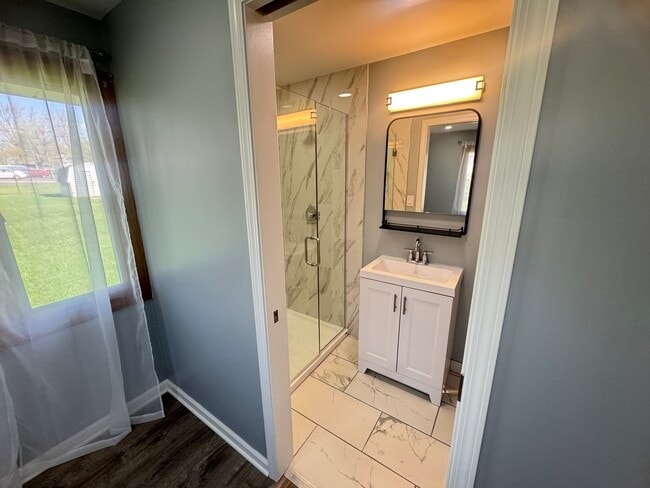 Building Photo - 1310 Somerset Ln