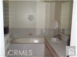 Building Photo - 2253 Martin