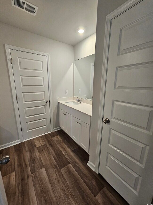 Building Photo - 2092 Northwest Dr