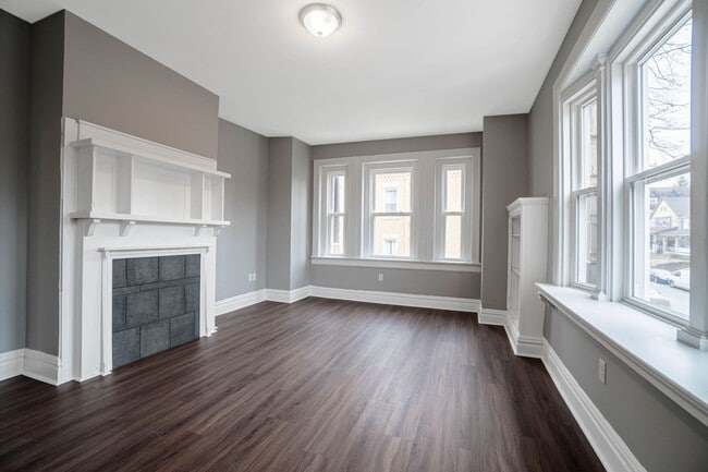 Building Photo - Classic 1900's building with all new interior space