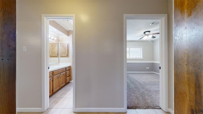 Building Photo - 2704 Wilderness Dr N