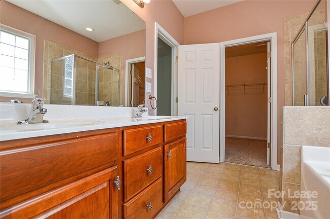 Building Photo - 1008 Millbank Dr