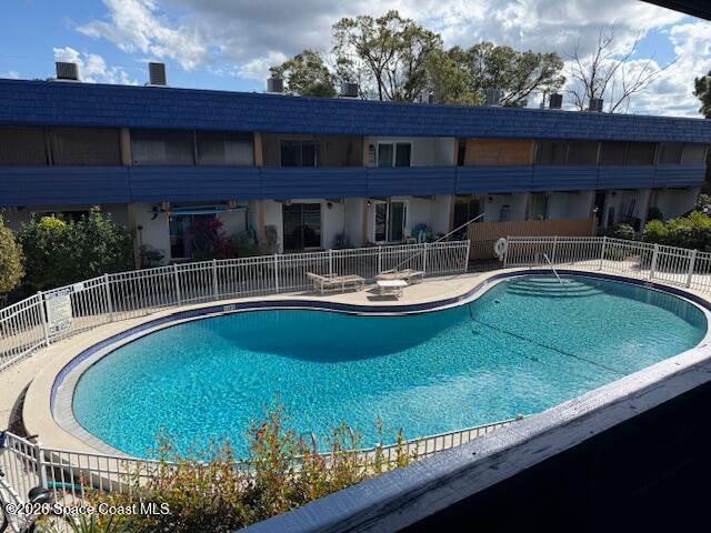 Building Photo - 2511 Country Club Dr