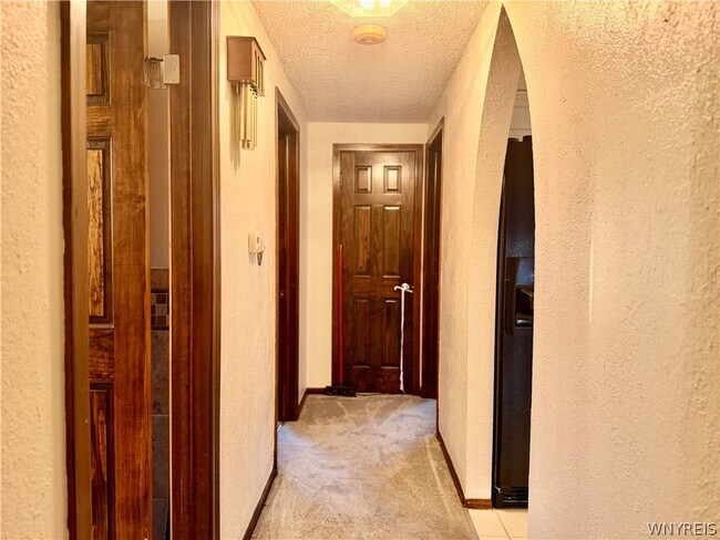 Building Photo - 94 S Prince Dr