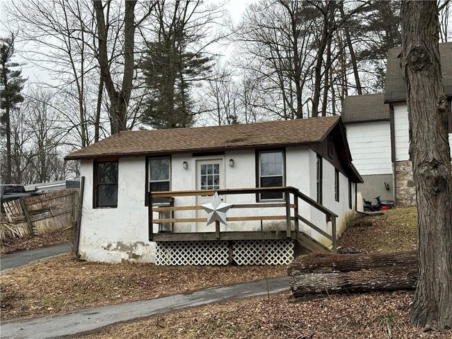 Building Photo - 55 Burlingham Rd