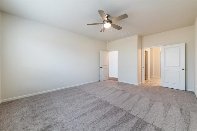 Building Photo - 801 Simmental Loop