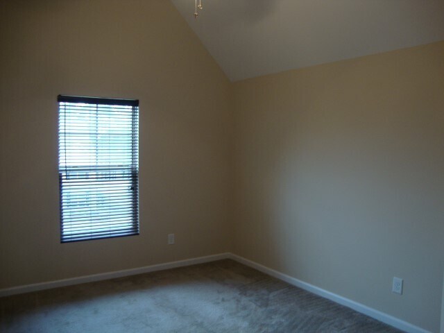 Building Photo - Stunning 2 Story Home with Open Kitchen