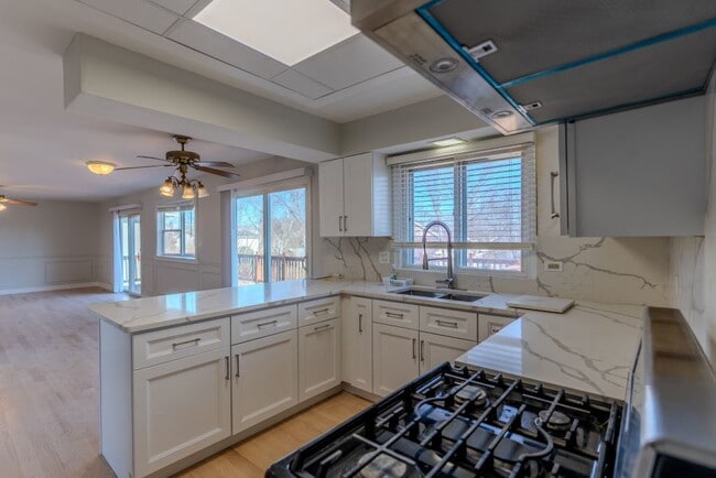 Building Photo - 4345 Mumford Dr