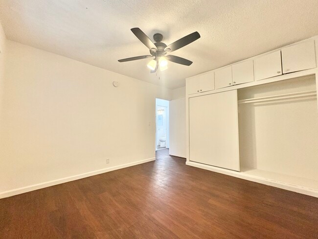 Building Photo - 11604 Sylvan St