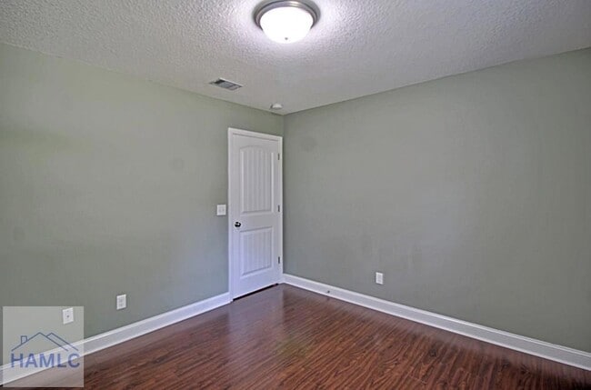 Building Photo - 720 Highgrove Ct