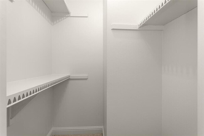 Building Photo - 9810 Kiwi Ln