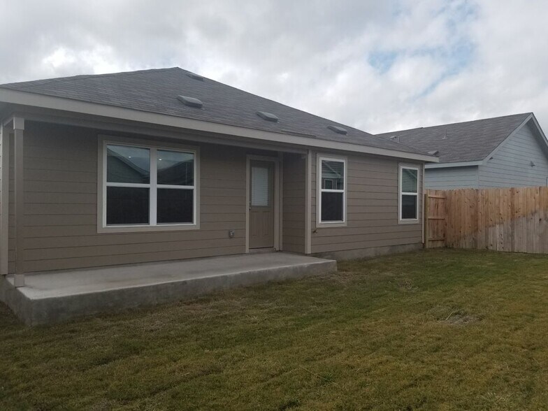 Building Photo - 8511 Cassia Cove