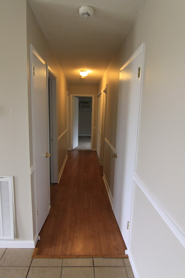Building Photo - 3 Bedroom 2 Bath Home For Rent On Cunningh...