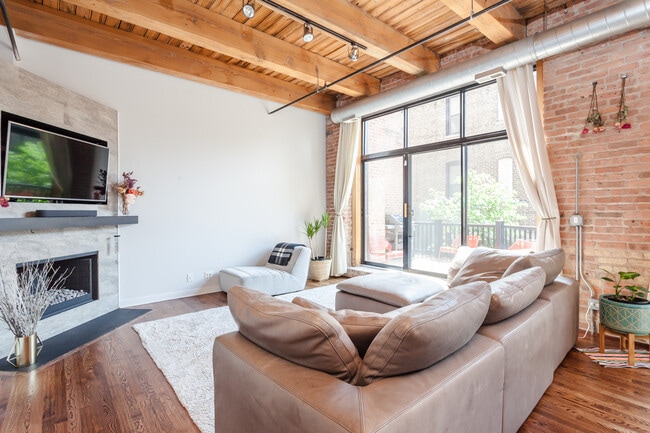 Building Photo - 1750 N Wolcott Ave