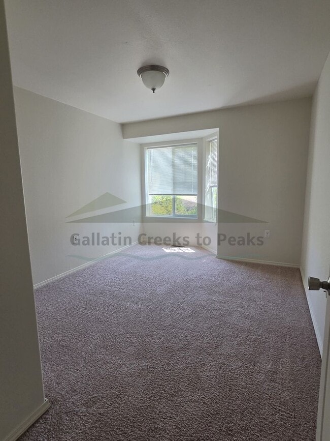 Building Photo - 1098 Longbow Ln