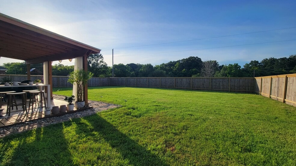 Building Photo - 7301 Anna Rose Dr