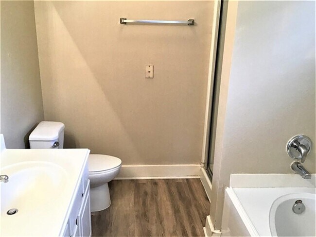 Building Photo - 5122 Summit Lodge Dr