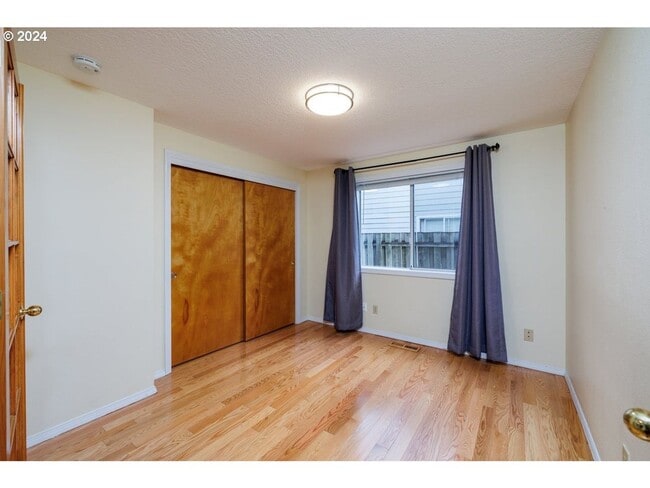 Building Photo - Bright, Open Living with Vaulted Ceilings ...