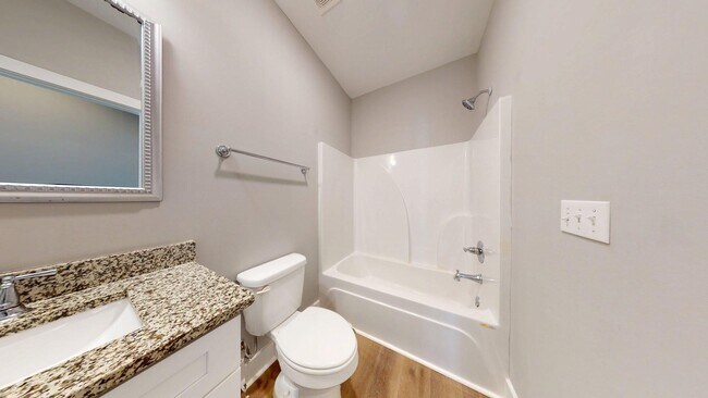 Building Photo - Modern 2BR/2BA Townhome in North Opelika