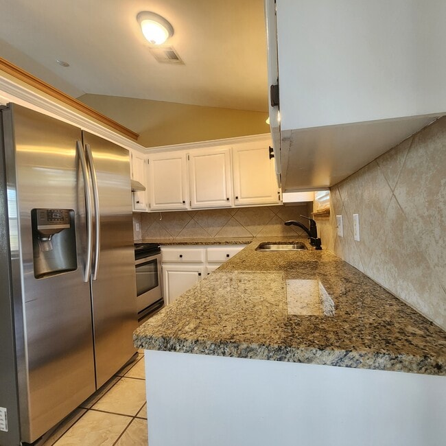 Building Photo - 6840 NW Willow Springs Dr