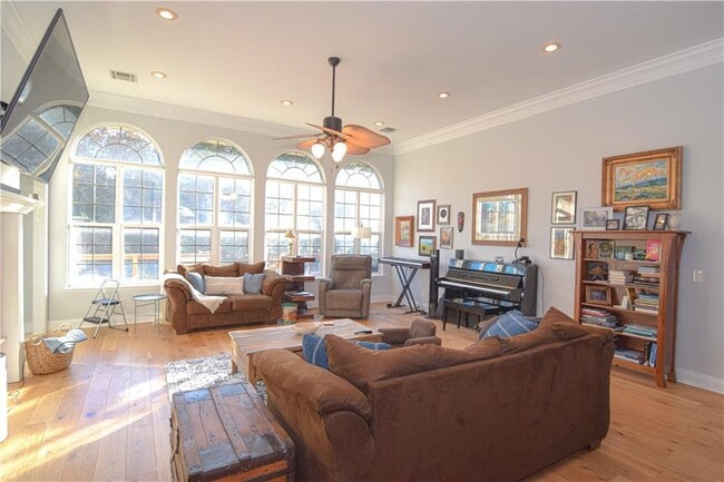 Building Photo - 2716 W Centennial Dr