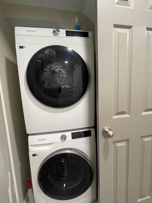 Building Photo - 2711 Ashland Ave