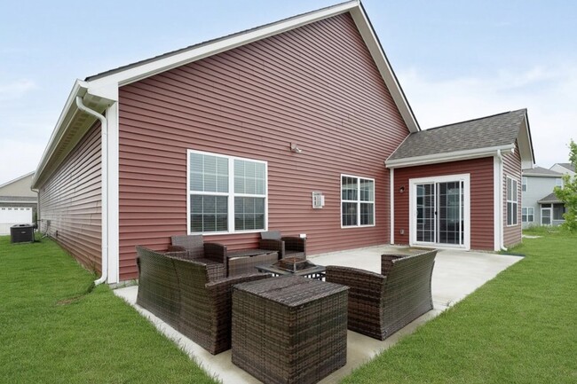 Building Photo - 5304 Maywood Dr