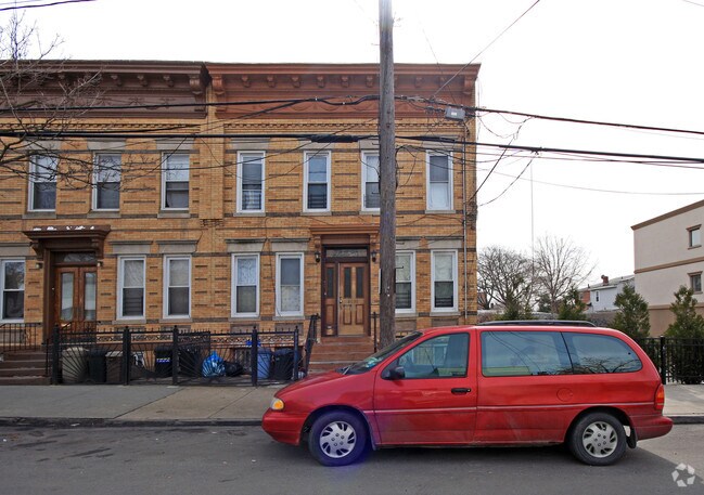 Primary Photo - 80-36 Cypress Ave