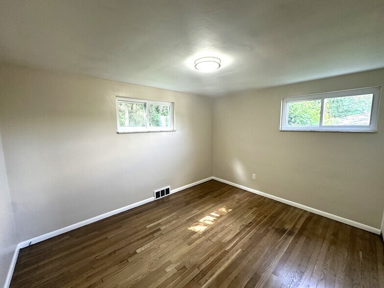 Building Photo - 416 Macbeth Dr