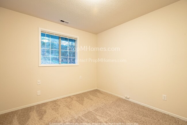 Building Photo - Three Bedroom Plus Bonus In West Linn - Sunset!